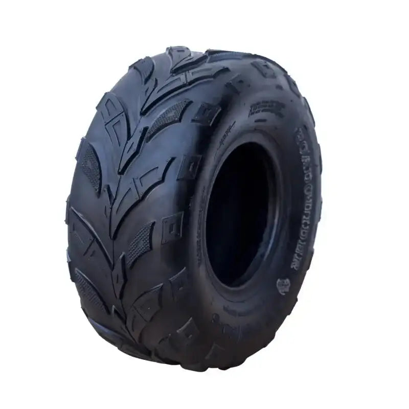 Atv Dekk 145/70-6 Roadguider Ceto, skråvisning som fremhever diagonalt og firkantet mønster mot hvit bakgrunn.