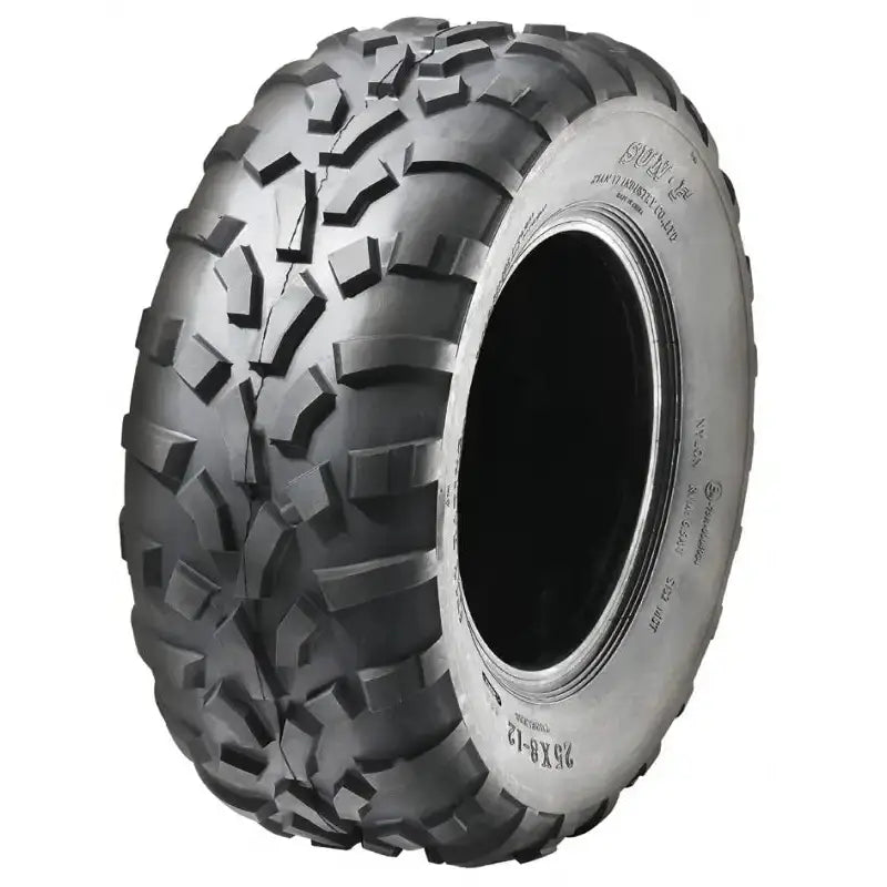 Atv Dekk 25x11-12 Sunf A-010, sidevinklet visning som fremhever de dype knastene og den solide gummikonstruksjonen.