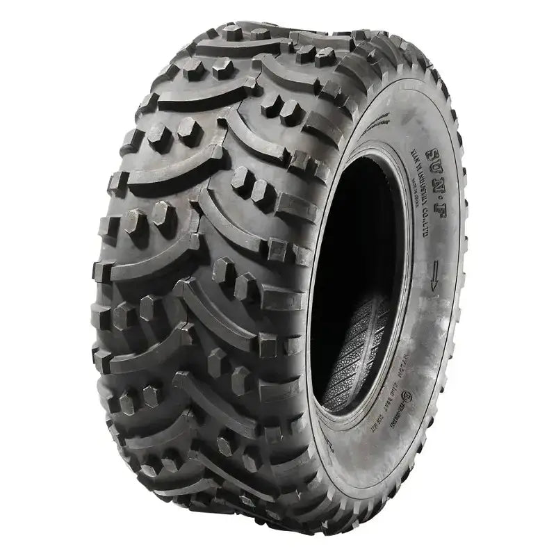 Atv Dekk 25x8-12 Sunf A-032, skråvisning som fremhever det dype terrengmønsteret og kraftige gummien.