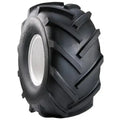 Atv Dekk 13x5-6 Carlisle Super Lug, skråvisning som fremhever de dype, vinklete traktormønstrene og lys felg.
