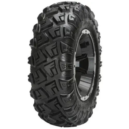Atv Dekk 25x8R12 Carlisle Versa Trail, tredjeparts vinkel som fremhever de dype mønsterblokkene og slitesterk sidevegg.