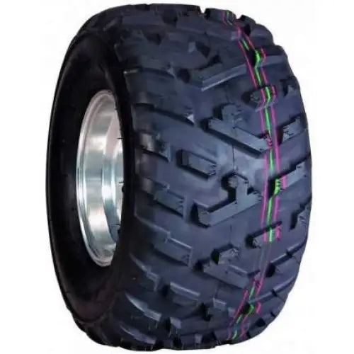 Atv Dekk Duro DI-2021 med grove knaster, farget stripe og felgdel synlig fra skrå vinkel.