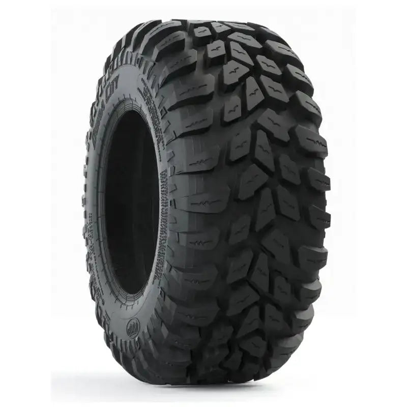 Atv Dekk 25x10-12 ITP Duracity med grove mønsterblokker, skråvisning som fremhever terrengprofilen mot hvit bakgrunn.