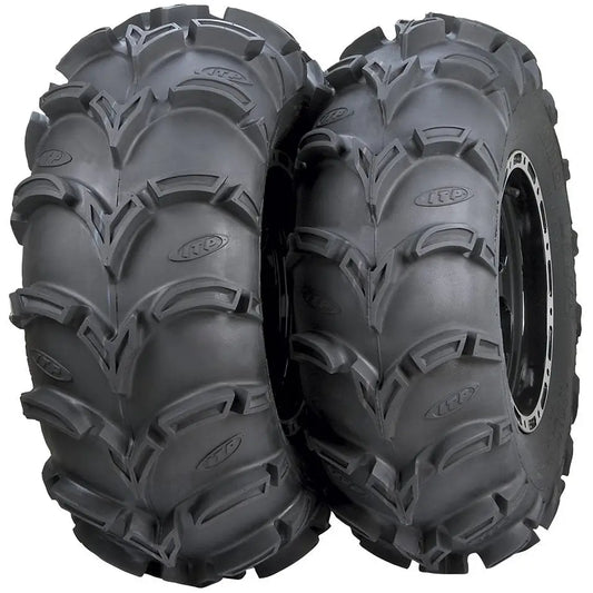 Atv Dekk 27x12-12 Mud Lite XL, to svarte terrengdekk skrått forfra med dypt mønster for optimalt grep i ulendt terreng.