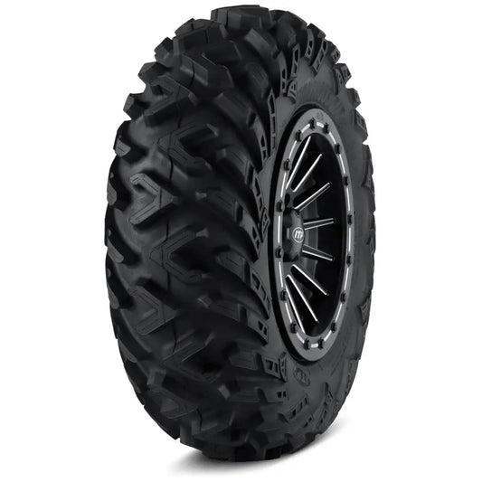 Atv Dekk 26x11R12 Terra Cross med dypt mønster, skråvisning som fremhever felgens svarte og sølv detaljer.