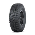 Atv Dekk 30x10-14 ITP Terra Hook, skråvisning som fremhever grovt mønster og solid metallfelg på nytt dekk.