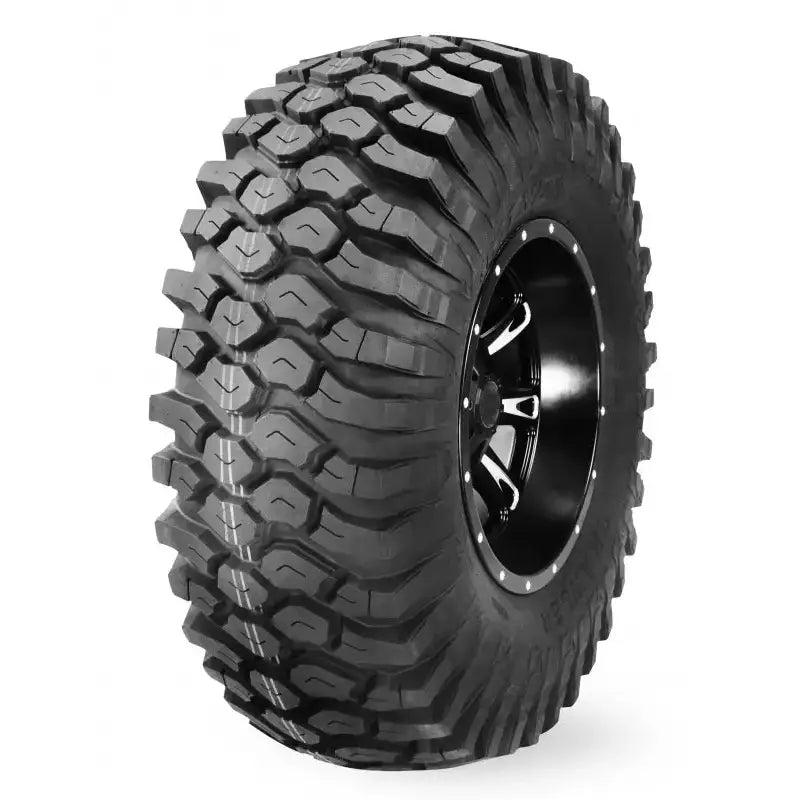 Atv Dekk 30x10R14 Journey, skrå forfra med grove knotter og dekorativ svart felg på hvit bakgrunn.