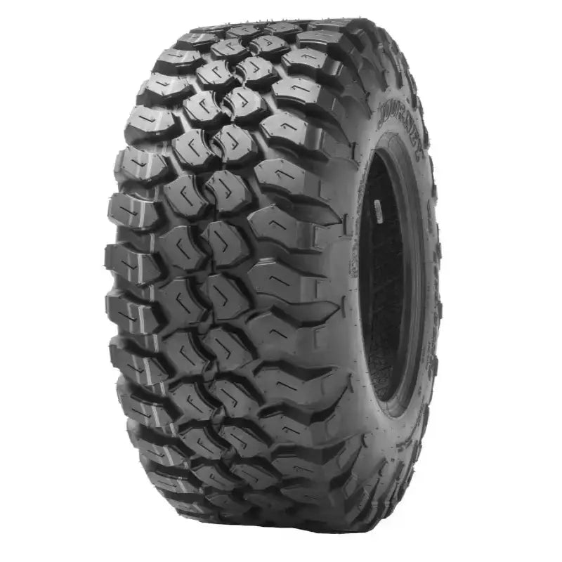 Atv Dekk 25x10R12 Journey, skråvisning som fremhever det grove mønsteret og de dype sporene for terrenggrep.