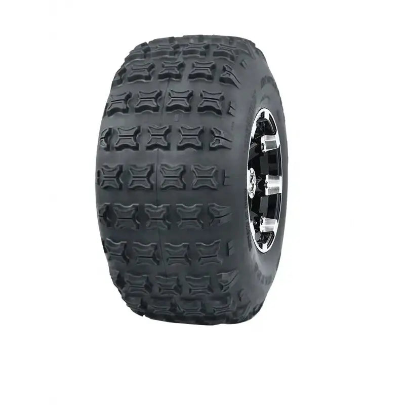 Atv Dekk 18x9.50 Journey P316, skråvisning som fremhever knastemønster og sort felg med kromdetaljer.
