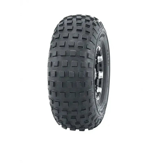 Atv Dekk 145/70-6 Journey P333, skrå forfra med firkantede knaster og markert mønster for optimalt grep på løst underlag.