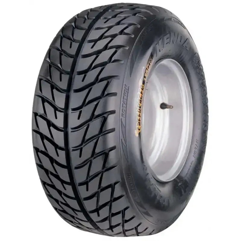 Atv Dekk 20x7-8 Kenda Speedracer K546F, skråvisning som fremhever sølvfarget felg og ventil i midten.