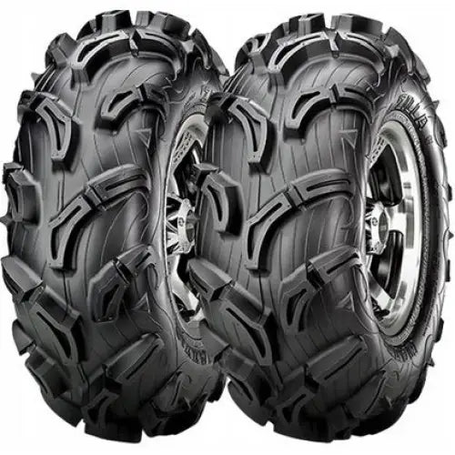 Atv Dekk 25x8-12 Maxxis MU01 Zilla, to grove dekk med sølvfelger og dypt terrengmønster sett fra skrå vinkel.