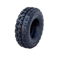 Atv Dekk 23x7-10 Roadguider Eos Front, skråvisning som fremhever det grove mønsteret og den solide gummikvaliteten.
