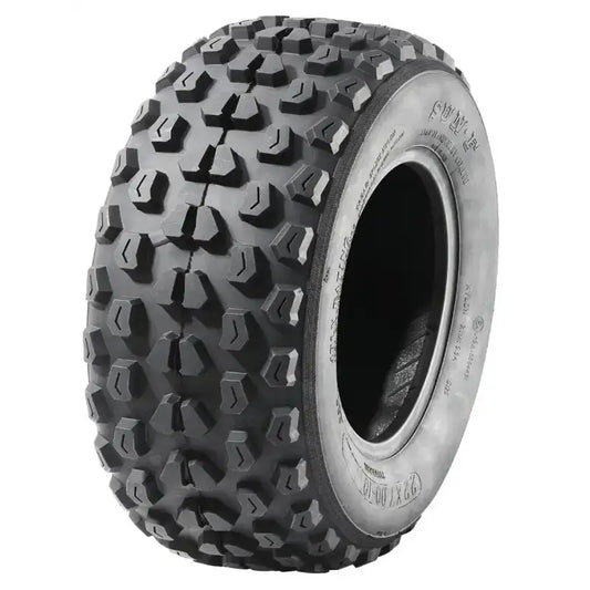 Atv Dekk 22x7-10 Sunf A-017, halvprofil som fremhever de store, kantete knastene i slitebanen mot hvit bakgrunn.