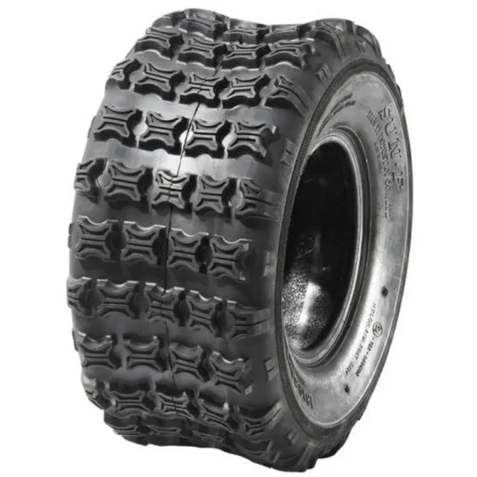 Atv Dekk 18x9.50 Sunf A-018, bredt sort dekk med rektangulære knaster i grovt mønster, sett fra skrå vinkel.