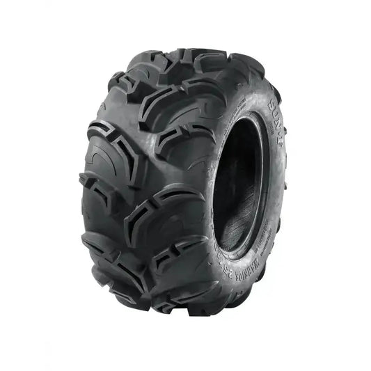 Atv Dekk 26x11-12 Sunf A-048-1, skråvisning som fremhever grovt mønster og synlig tekst på sideveggen.
