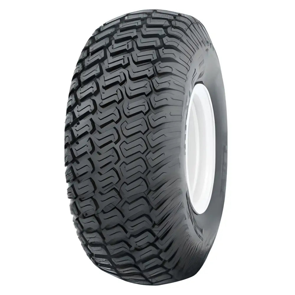 Atv Dekk 13x5-6 Wanda P332, skråvisning som fremhever dypt grovt mønster og hvit felg mot lys bakgrunn.